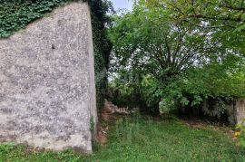ISTRA, GRAČIŠĆE - Kameni objekti s prostranim zemljištem na osami, Gračišće, Σπίτι