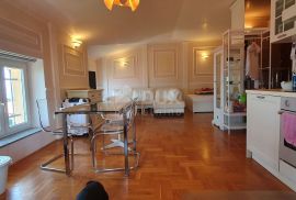 OPATIJA, CENTAR - fantastičan apartman prvi red do mora u centru Opatije u povijesnoj vili s pogledom, Opatija, Apartamento