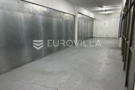 Split -  skladište s uredom na frekventnoj lokaciji (187 m2), Split, Ticari emlak