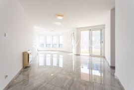 Split, Zenta, četverosoban stan za dugoročan najam, NKP 140 m2 + GPM i VPM, Split, Wohnung