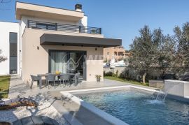 Istra, Premantura, moderna vila sa bazenom na atraktivnoj lokaciji, 500 m od mora, Medulin, Casa