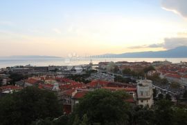 BULEVARD STAN 136M2 SA PANORMASKIM POGLEDOM!, Rijeka, شقة