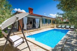 Istra, Barbariga, šarmantna kuća sa bazenom, saunom i jacuzzijem, 800 m od plaže, tri spavaće sobe, Vodnjan, House