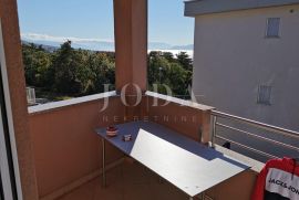 Prekrasan 3-sobni stan s pogledom na more, parkingom i balkonom – Na prodaju!, Crikvenica, Stan