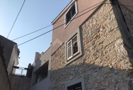 ISTRA, MEDULIN - Kamena kuća na odličnoj lokaciji, Medulin, Famiglia