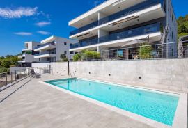 OPATIJA, CENTAR - luksuzno namješteni stan 137m2 u novogradnji s bazenom i garažom iznad centra Opatije, pogled, Opatija, Stan