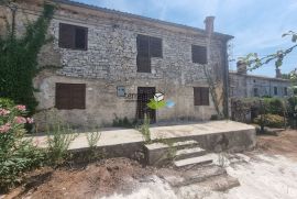 Istra, Barban, stara istarska kuća 200m2 s velikom okućnicom od 1500m2, prodaja, Barban, بيت