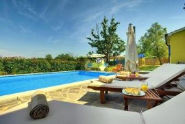 Istra, Savičenta, okolica, nova kuća sa bazenom, 250m2, 5SS+DB, namješteno!! #prodaja, Svetvinčenat, House