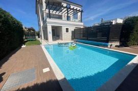 Istra, Fažana, villa sa poglednom na more, 310m2, bazen, namješteno!! #prodaja, Fažana, Ev