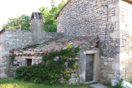 Istra, Barban, kamena kuća za adaptaciju 240m2 s okućnicom 480m2 prodaja, Barban, Ev