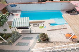 Istra, Fažana, Valbandon, samostojeća kuća 438m2 s bazenom, prodaja, Fažana, House