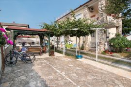 Istra, Fažana, Valbandon, samostojeća kuća 438m2 s bazenom, prodaja, Fažana, Maison