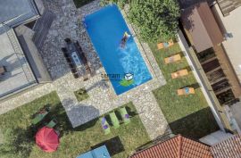 Istra, Ližnjan, Jadreški, Villa 460m2, okućnica 771m2 s bazenom, #prodaja, Ližnjan, Famiglia