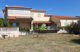 Istra, Medulin, samostojeća kuća 300m2 s bazenom, POGLED MORE!!, #prodaja, Medulin, Дом