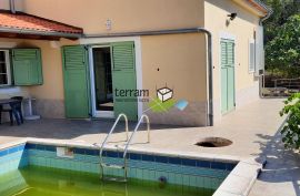 Istra, Medulin, samostojeća kuća 300m2 s bazenom, POGLED MORE!!, #prodaja, Medulin, Дом