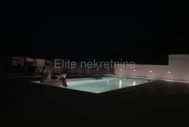 Bregi - prekrasna villa sa bazenom, Matulji, Ev