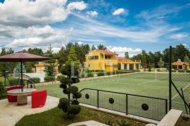 Istra, bajkovito imanje sa bazenom i privatnim tenis terenom!, Žminj, Casa