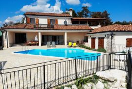 Villa s bazenom u srcu Istre, Žminj, Kuća