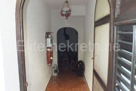 Krk, Porat - prodaja kuće sa 4 apartmana!, Malinska-Dubašnica, بيت
