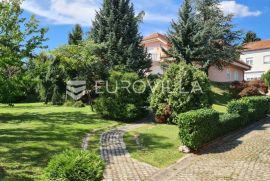 Zagreb, Gračani luksuzno obiteljsko imanje, vila 810m2 na zemljištu 3.965m2, Zagreb, Ev