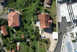 OPATIJA, CENTAR - zemljište 921m2, u centru Opatije s građevinskom dozvolom za vilu s bazenom, panoramski pogled na more, Opatija, Zemljište