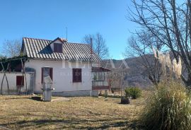 Kuća- Borut Cerovlje s pomoćnim objektom, Cerovlje, Дом