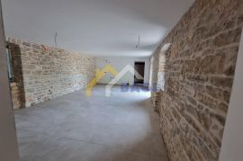 Istra-Barban-Stancija na 2000m2 sa bazenom, Barban, House