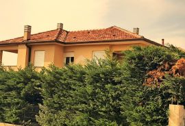 RIJEKA, KOSTRENA - Atraktivna obiteljska kuća s pogledom na more, Kostrena, Ev