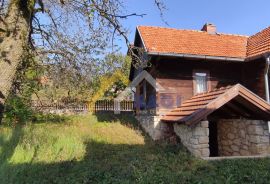 Drvena kuća s pomoćnim objektom - Laz Bistrički, Marija Bistrica, Kuća