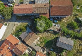 Kompleks autohtonih istarskih kuća za adaptaciju u okolici Buja, Buje, Дом