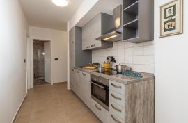 Tri renovirana stana na prvoj etaži, Novigrad, Istra, Novigrad, Apartamento