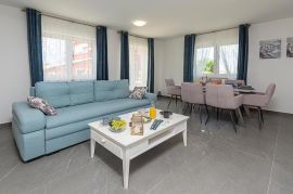Tri renovirana stana na prvoj etaži, Novigrad, Istra, Novigrad, Wohnung