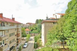 Petosoban stan 61m2 (cca 120m2) u nadogradnji, Baščaršija, Sarajevo Stari Grad, Appartamento