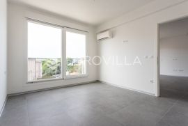 Trogir, dvosoban stan s pogledom na more i garažnim mjestom NKP 69, 40 m2, Trogir, Apartamento