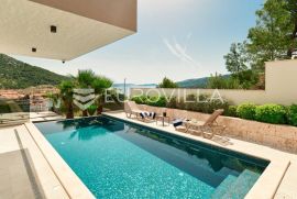 Trogir - Marina, luksuzna vila s bazenom i wellnessom, Marina, Kuća