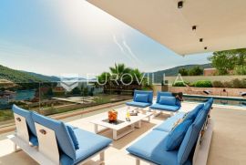 Trogir - Marina, luksuzna vila s bazenom i wellnessom, Marina, House