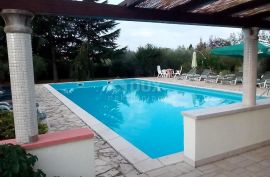 ISTRA,POREČ - Hotel sa bazenom i prostranom okućnicom!, Poreč, Poslovni prostor