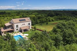 Predivna villa okružena prirodom, Svetvinčenat,okolica, Istra, Svetvinčenat, Kuća