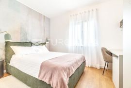 Zagreb, Donje svetice, PRVI NAJAM, luksuzan penthouse NKP 93 m2, Zagreb, Flat