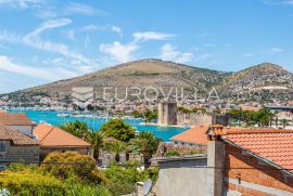 Trogir, Seget Donji,  građevinsko zemljište  560 m2 s pogledom na more, Seget, Tierra