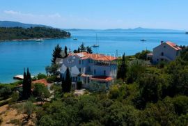 Predivna vila, prvi red uz more, 4400m2 zemljišta!!, Zadar - Okolica, Haus