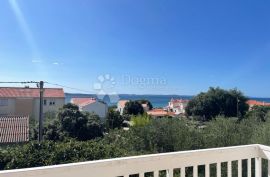 Diklo, dvije kuće na prodaju, 100 m od mora, Zadar, Famiglia