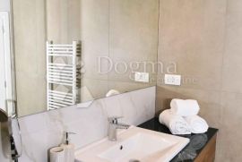 Luksuzan stan sa bazenom u centru Opatije za dugoročni najam, Opatija, Appartement