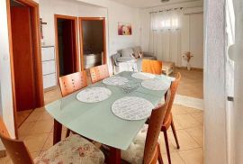 Kuća sa tri apartmana na odličnoj lokaciji blizu mora, Medulin, Istra, Medulin, بيت