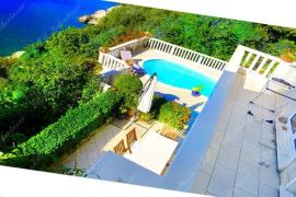 Villa s bazenom i ekskluzivnim pogledom na otvoreno more, Dubrovnik, Дом