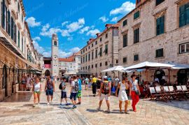 Kuća s poslovnim prostorom na vrlo frekventnoj poziciji - investicijska prilika - Dubrovnik, Stari grad, Dubrovnik, Casa