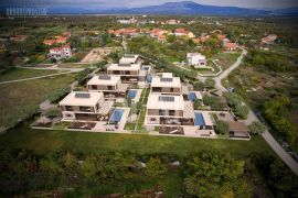 U blizini Nacionalnog parka Krka, građevinsko zemljište sa dozvolama za 6 vila sa bazenom, Drniš, أرض