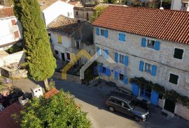 Kamena vila u srcu Istre!, Kanfanar, Kuća