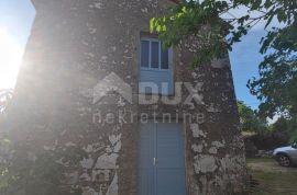 OTOK KRK - Tri kamene kuće za obnovu, Dobrinj, Casa