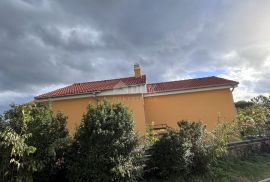 KRNJEVO - Samostojeća kuća, pogled more, parking mjesto, vrt, Rijeka, Famiglia